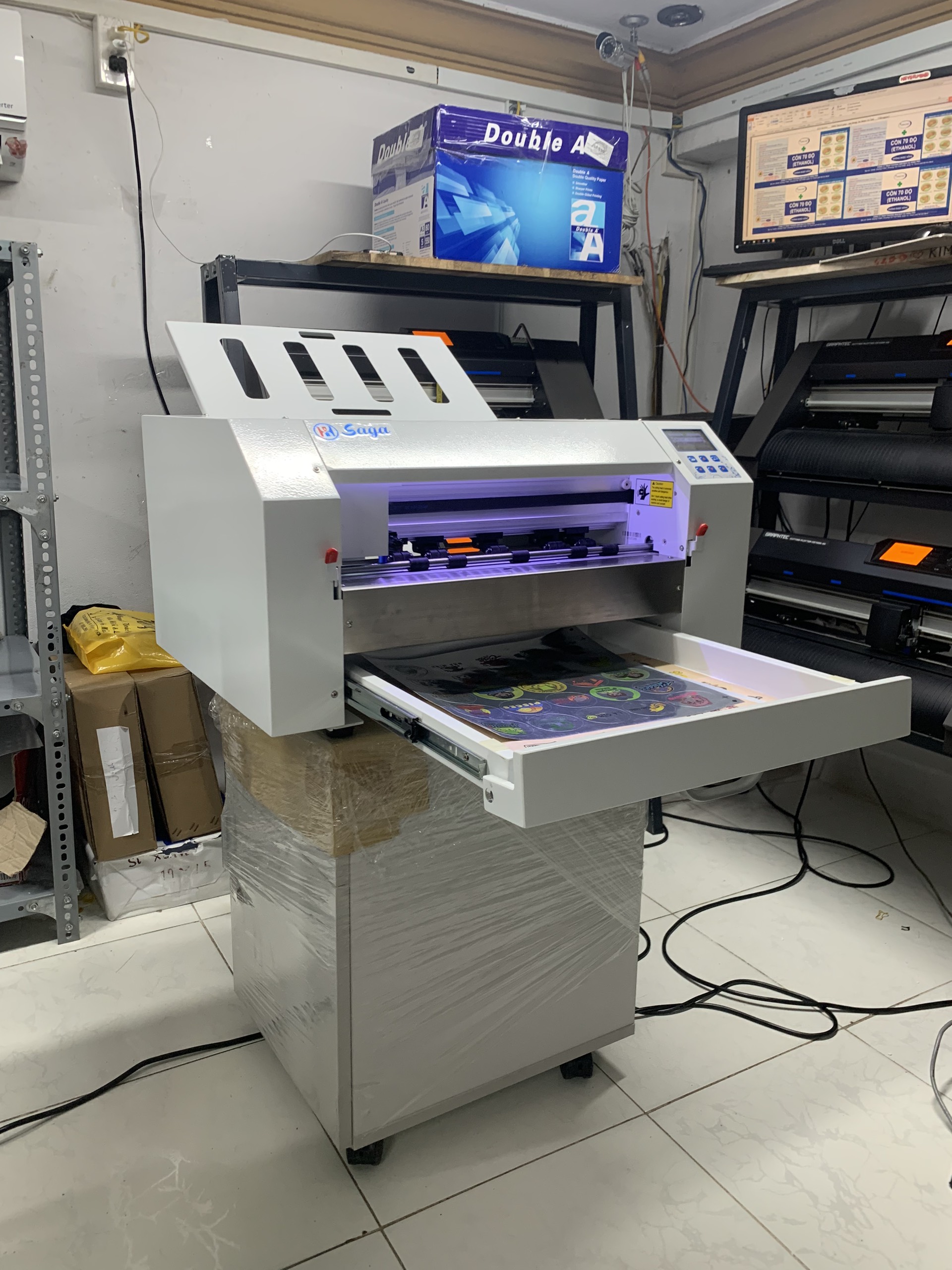 M&aacute;y bế decal SAGA